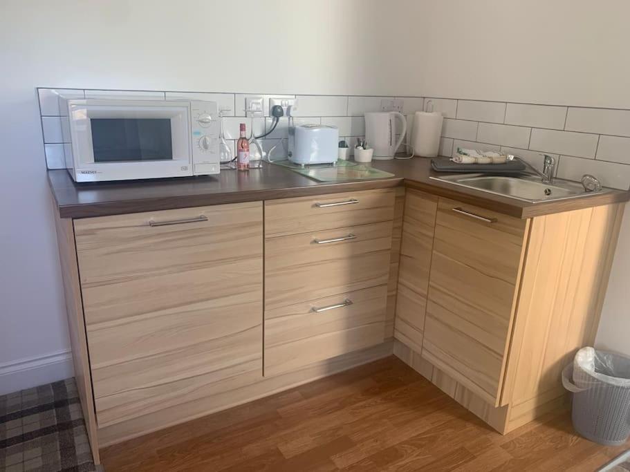 Inverness City Studio Apartment Sleeps 2 Dalneigh Buitenkant foto