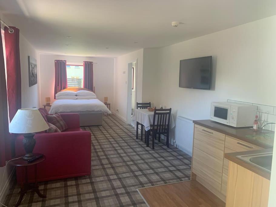 Inverness City Studio Apartment Sleeps 2 Dalneigh Buitenkant foto
